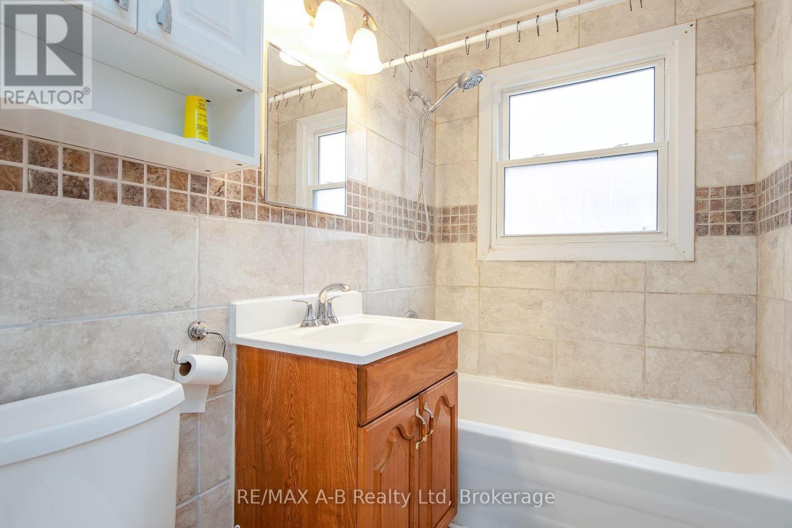 727 Frederick Street, Kitchener, Ontario  N2B 2B3 - Photo 30 - X13752760