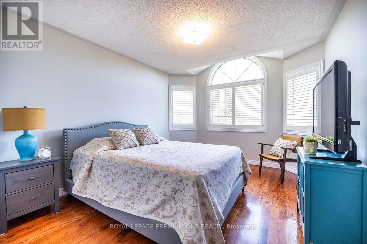 66 Bridlewood Boulevard, Whitby, Ontario  L1R 3C9 - Photo 34 - E13752570