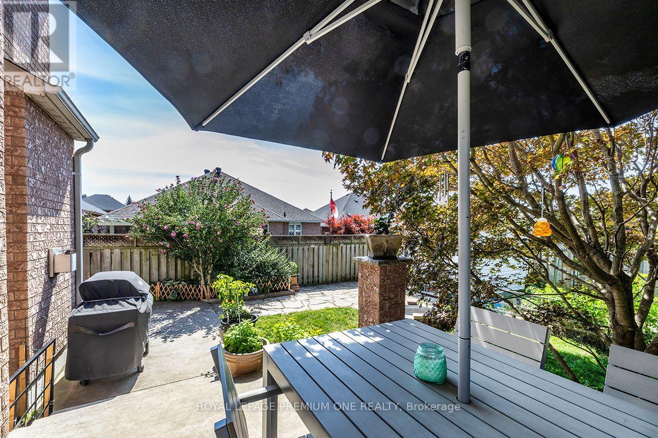 66 Bridlewood Boulevard, Whitby, Ontario  L1R 3C9 - Photo 37 - E13752570