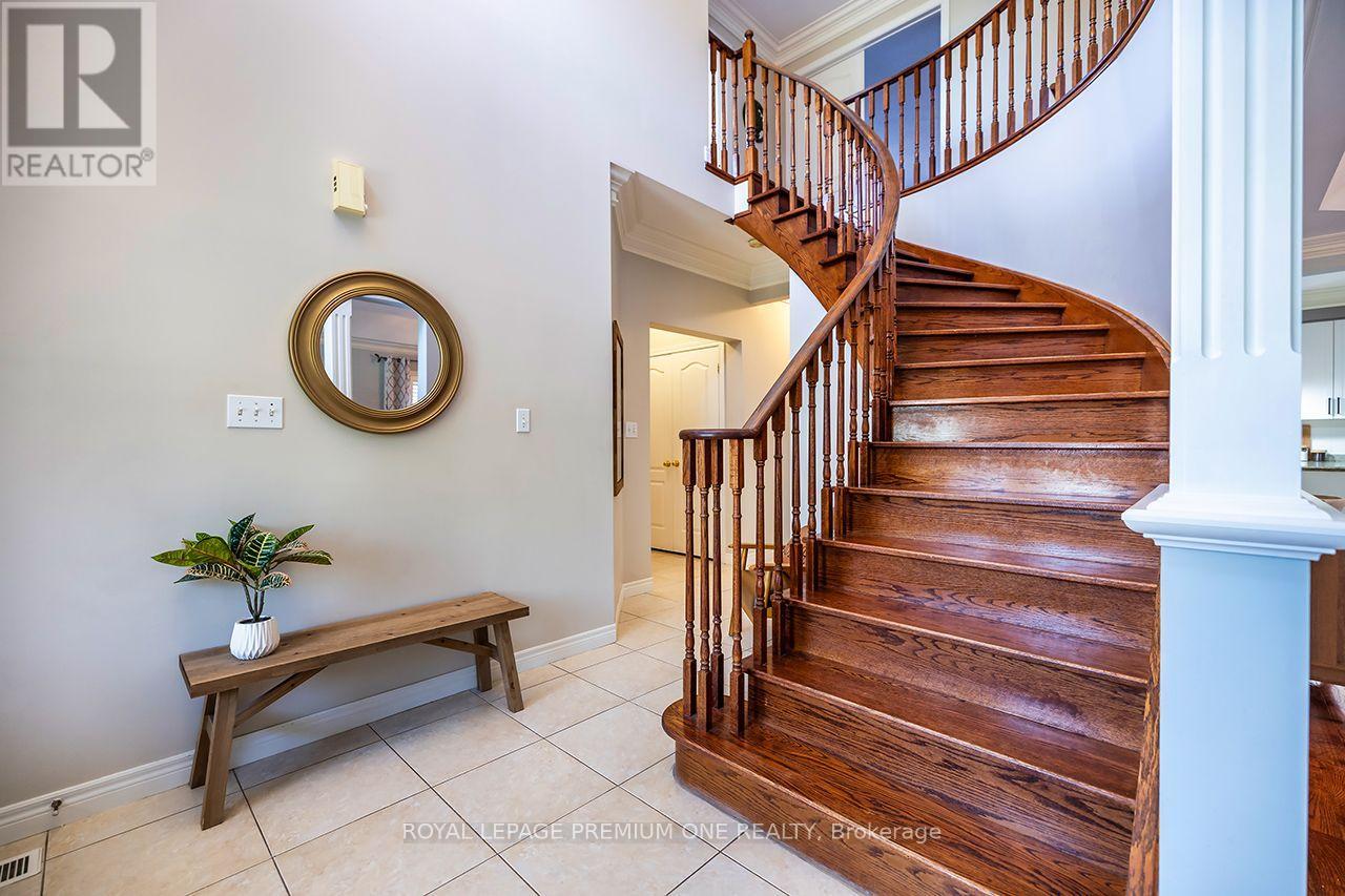 66 Bridlewood Boulevard, Whitby, Ontario  L1R 3C9 - Photo 9 - E13752570