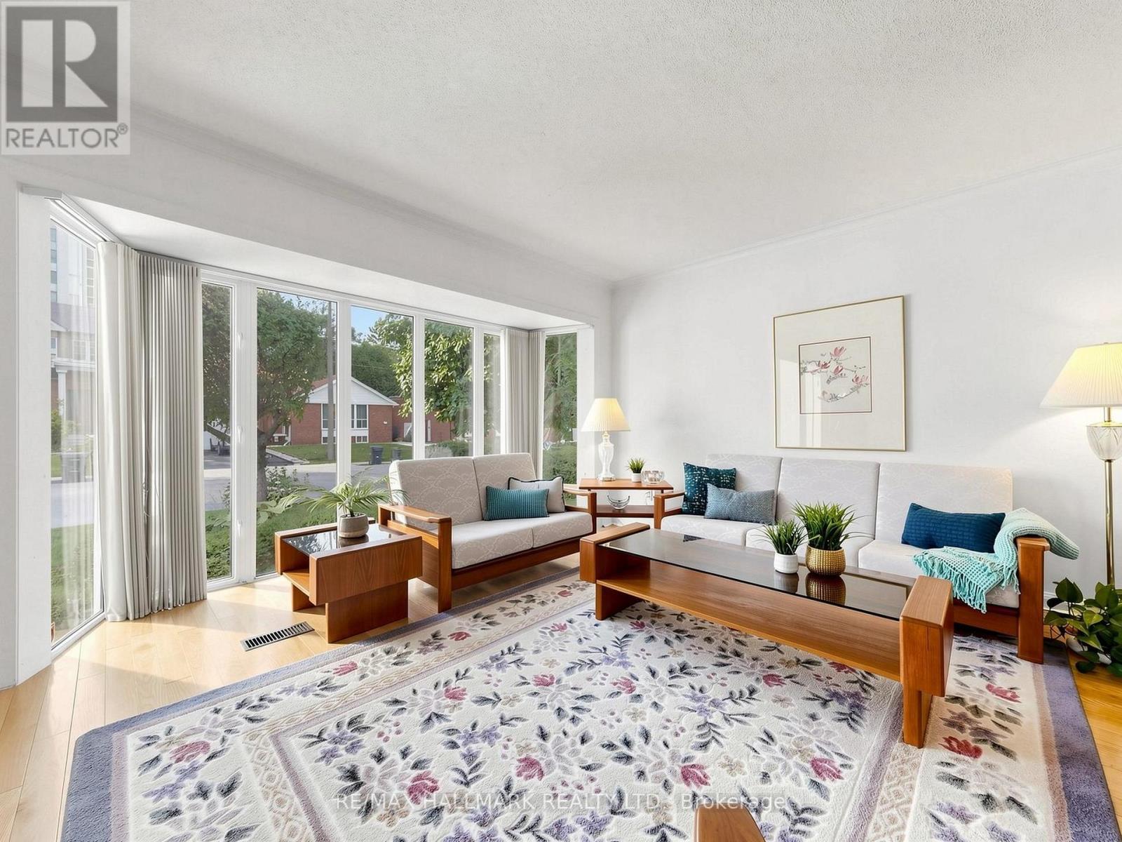 20 Elfreda Boulevard, Toronto, Ontario  M1L 4L7 - Photo 2 - E13752622
