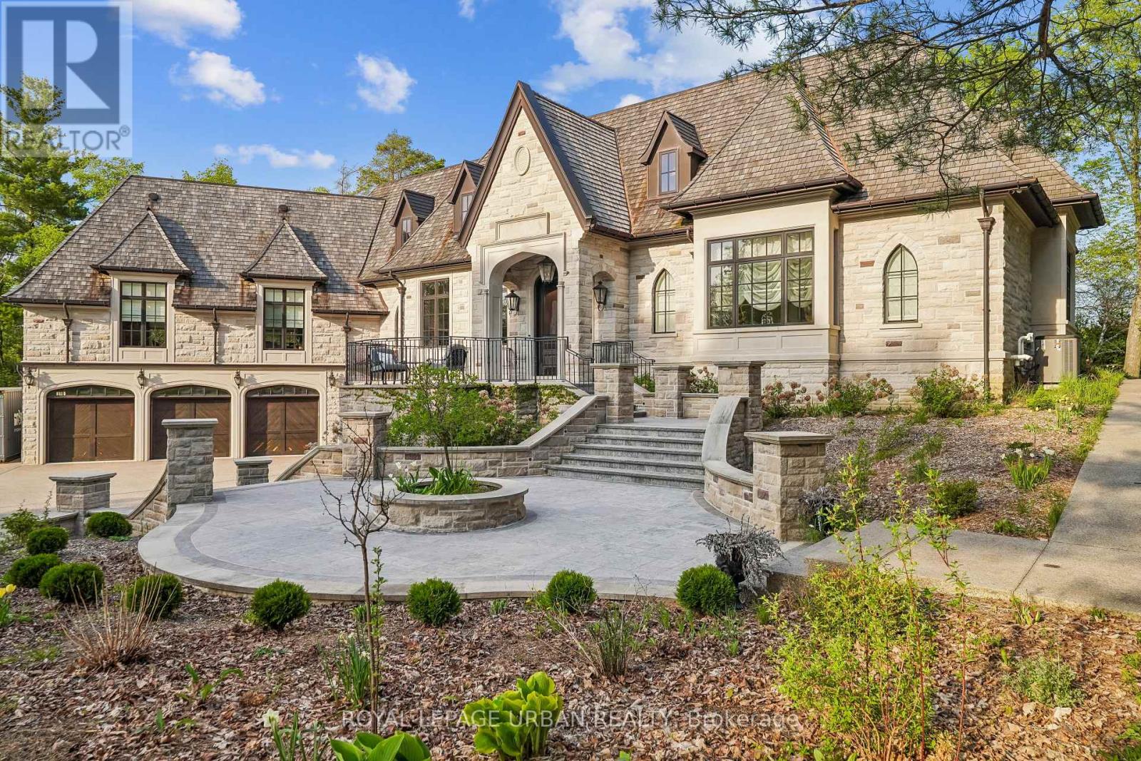 105 KING HILLS LANE, King, Ontario