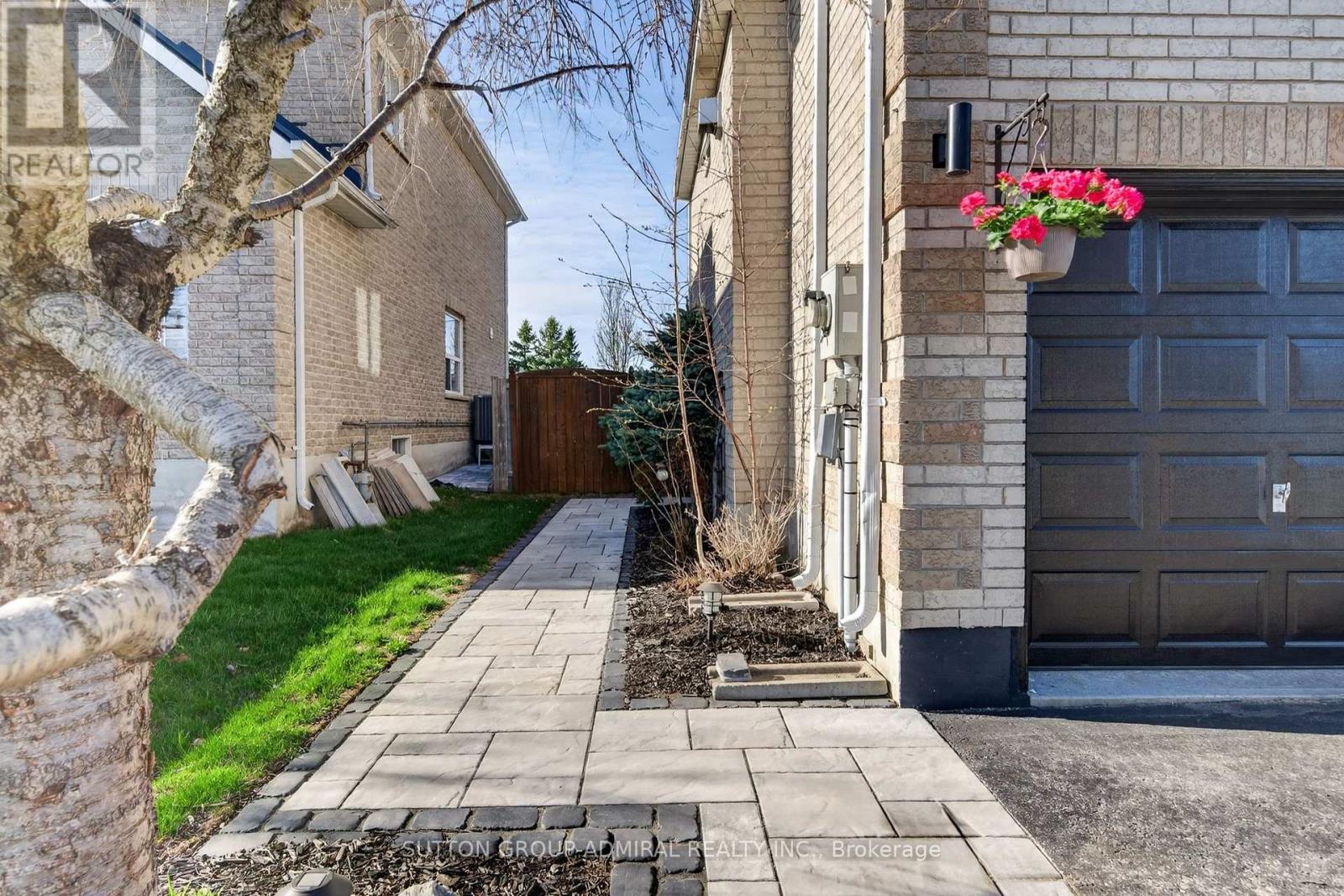 62 Prince George Crescent, Barrie, Ontario  L4N 0K9 - Photo 5 - S13752710