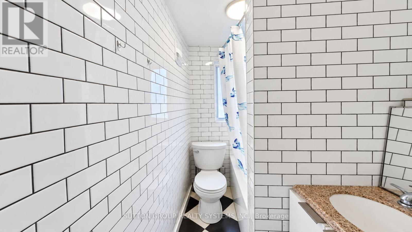 2nd Floor - 616 Rogers Road, Toronto, Ontario  M6M 1B8 - Photo 7 - W13752352