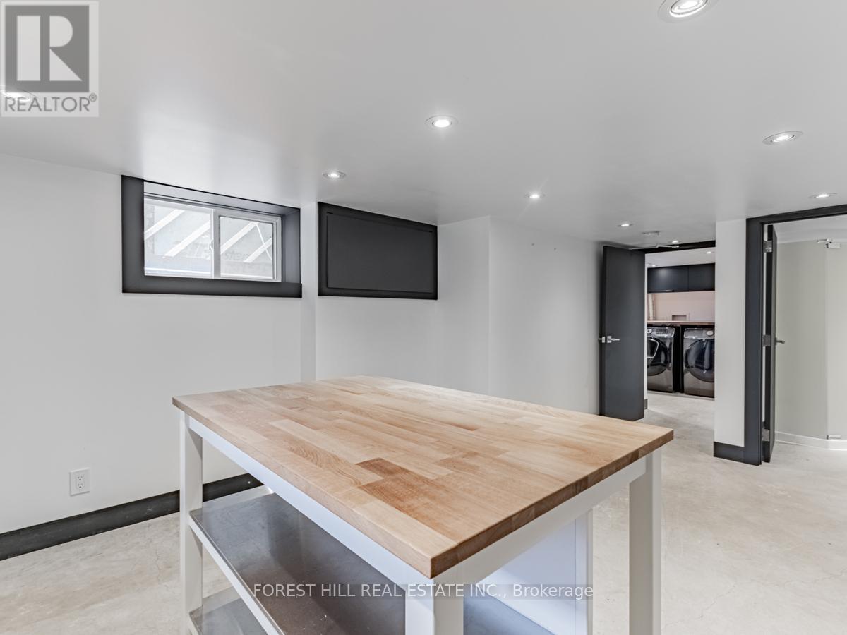 Lower - 18 Sunnybrae Crescent, Toronto, Ontario  M6W 4W5 - Photo 17 - W13752366