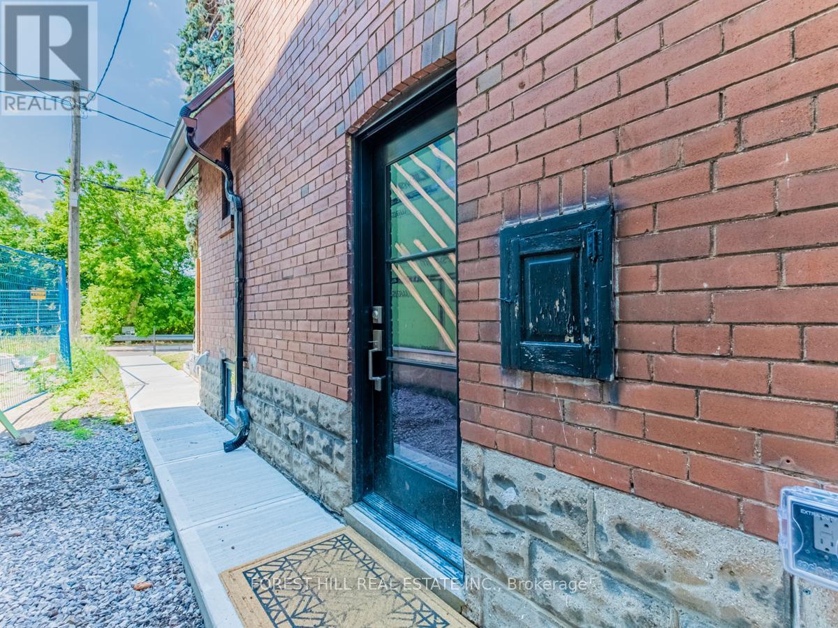 Lower - 18 Sunnybrae Crescent, Toronto, Ontario  M6W 4W5 - Photo 27 - W13752366