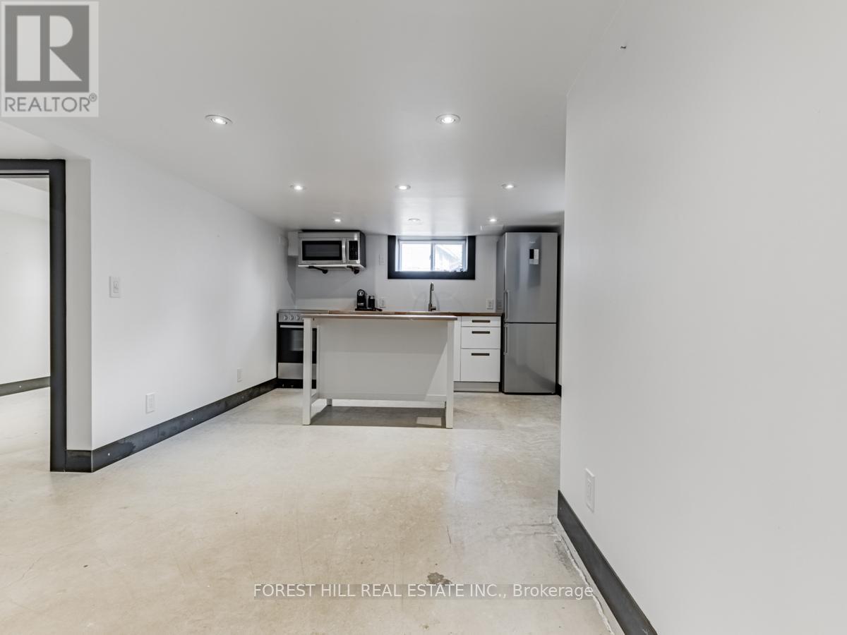 Lower - 18 Sunnybrae Crescent, Toronto, Ontario  M6W 4W5 - Photo 5 - W13752366