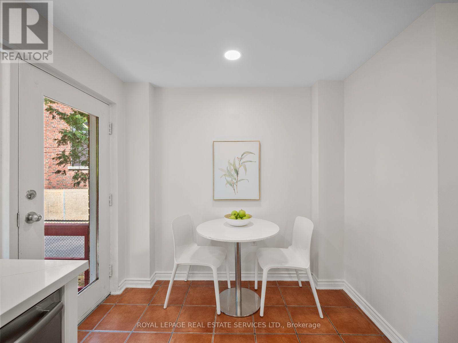 554 Runnymede Road, Toronto, Ontario  M6S 2Z7 - Photo 18 - W13752374