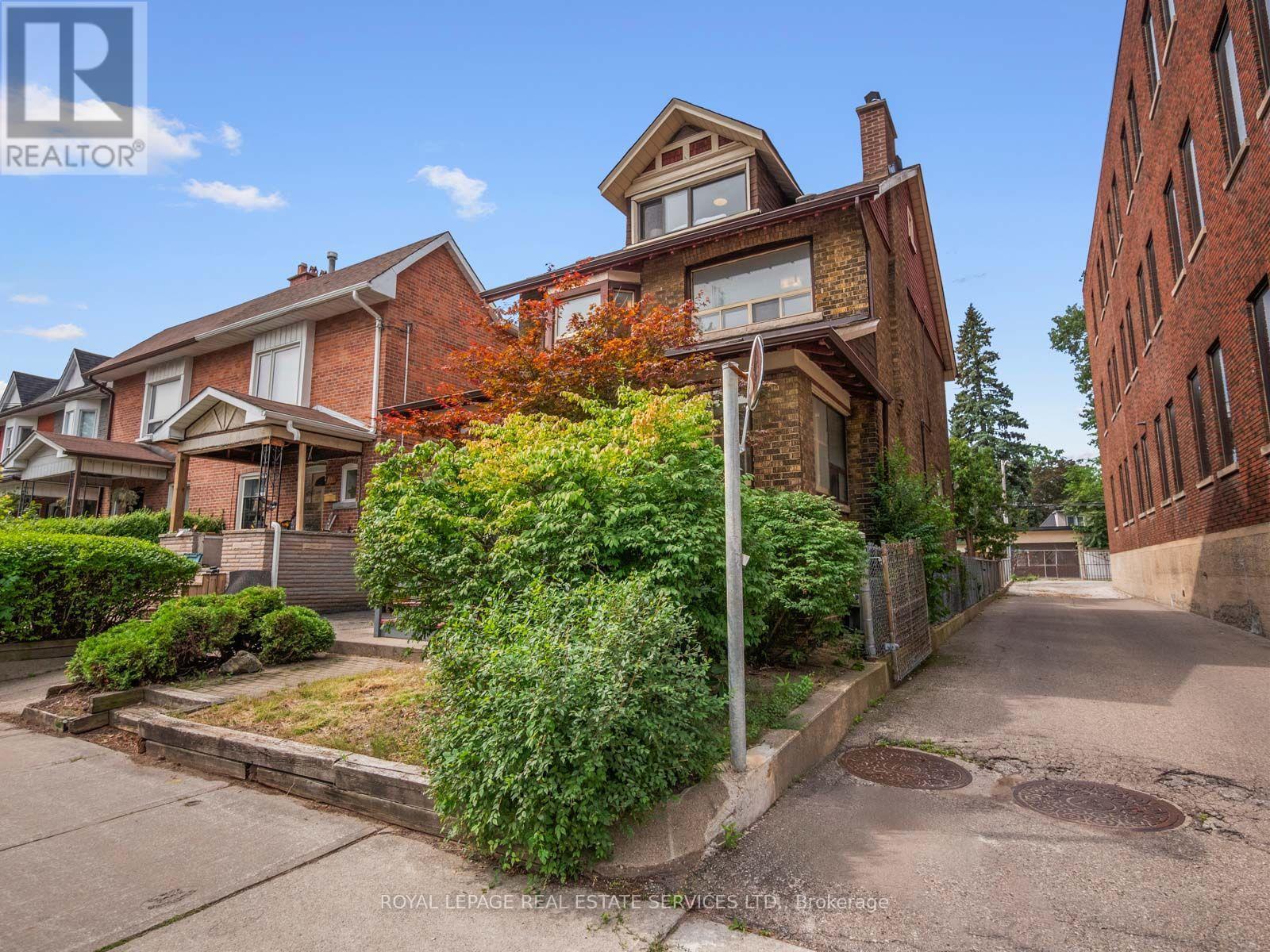 554 Runnymede Road, Toronto, Ontario  M6S 2Z7 - Photo 2 - W13752374