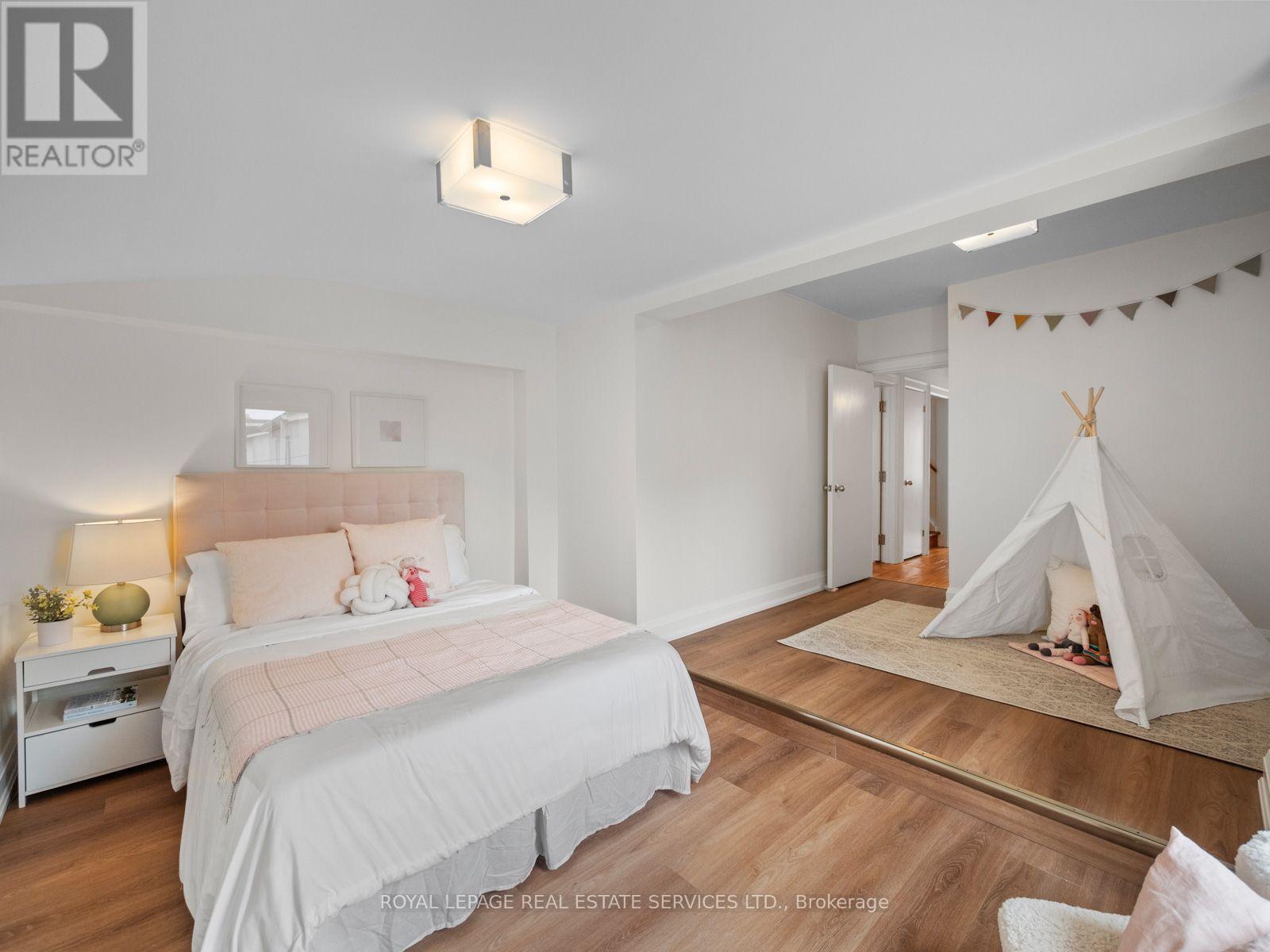 554 Runnymede Road, Toronto, Ontario  M6S 2Z7 - Photo 24 - W13752374