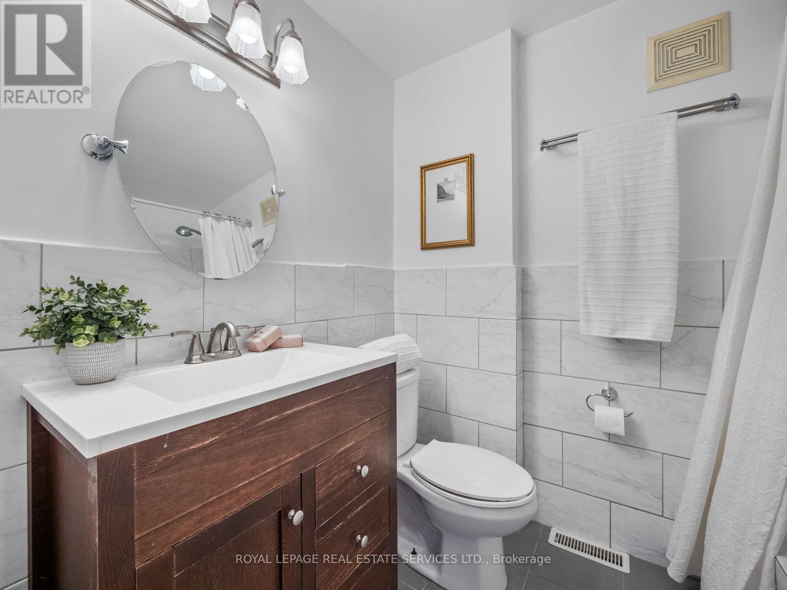 554 Runnymede Road, Toronto, Ontario  M6S 2Z7 - Photo 33 - W13752374
