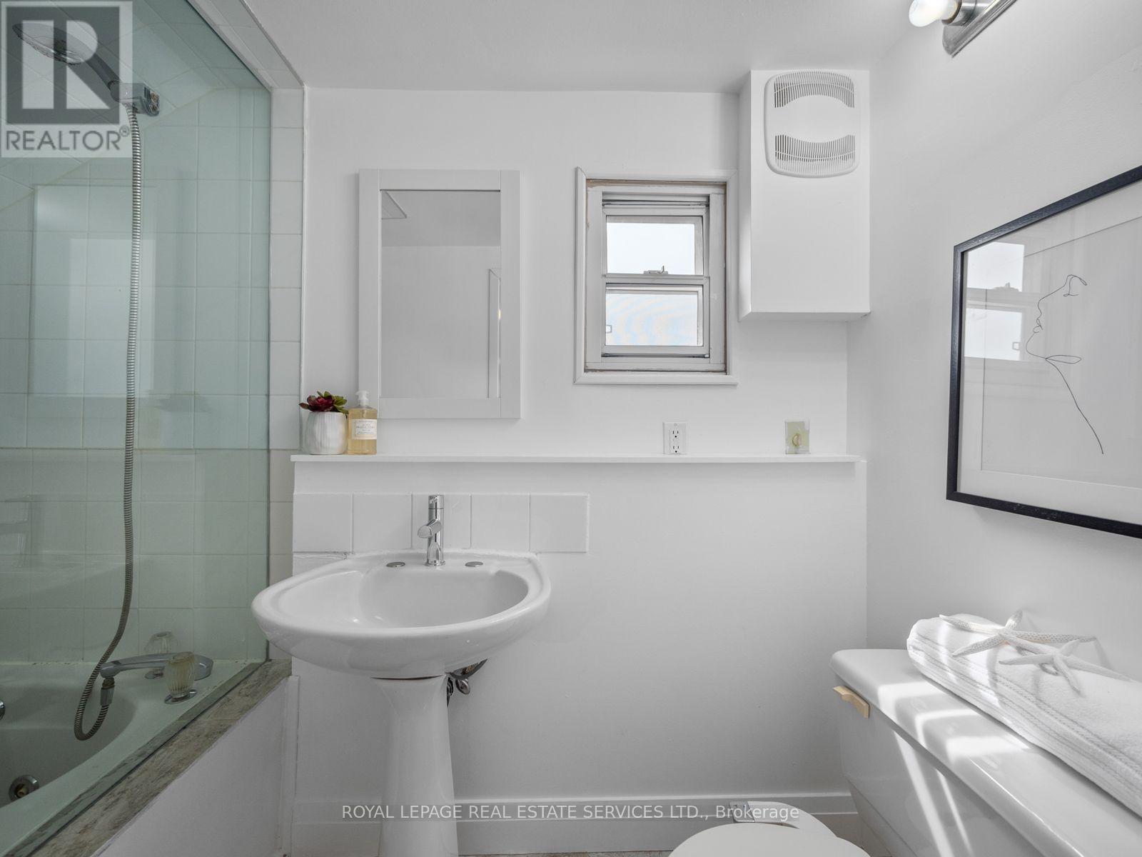 554 Runnymede Road, Toronto, Ontario  M6S 2Z7 - Photo 38 - W13752374