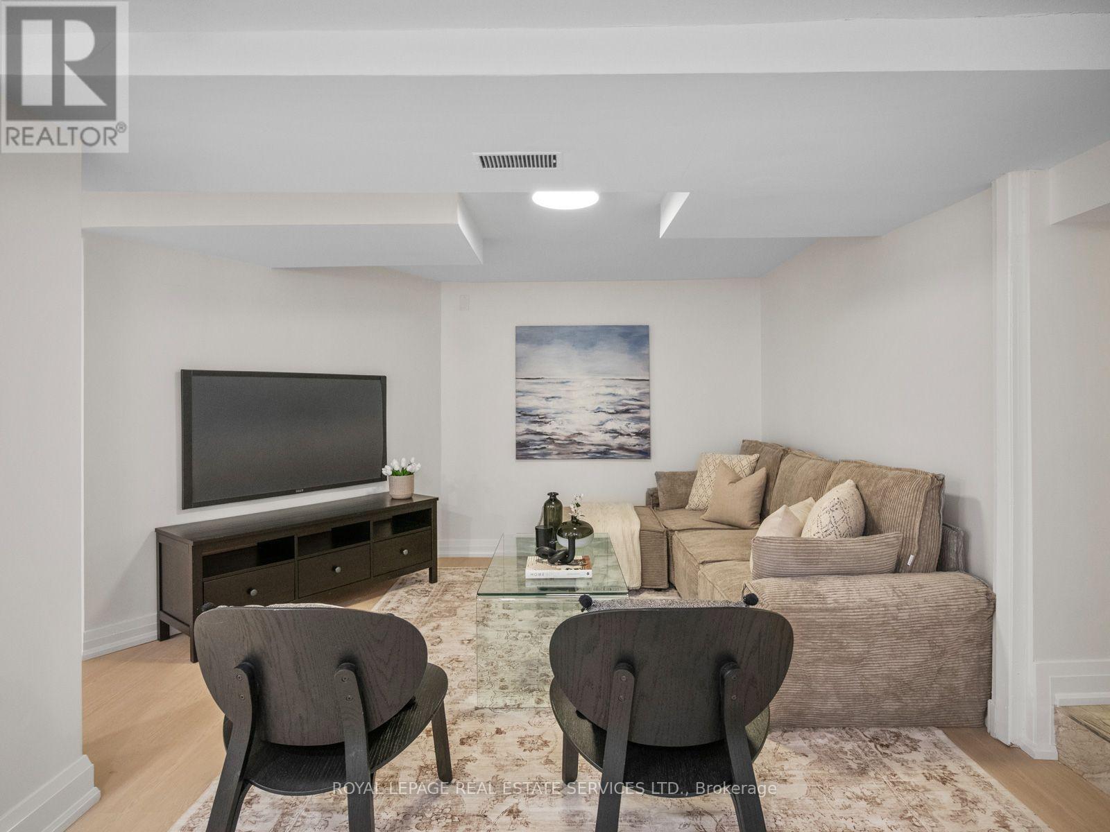 554 Runnymede Road, Toronto, Ontario  M6S 2Z7 - Photo 39 - W13752374