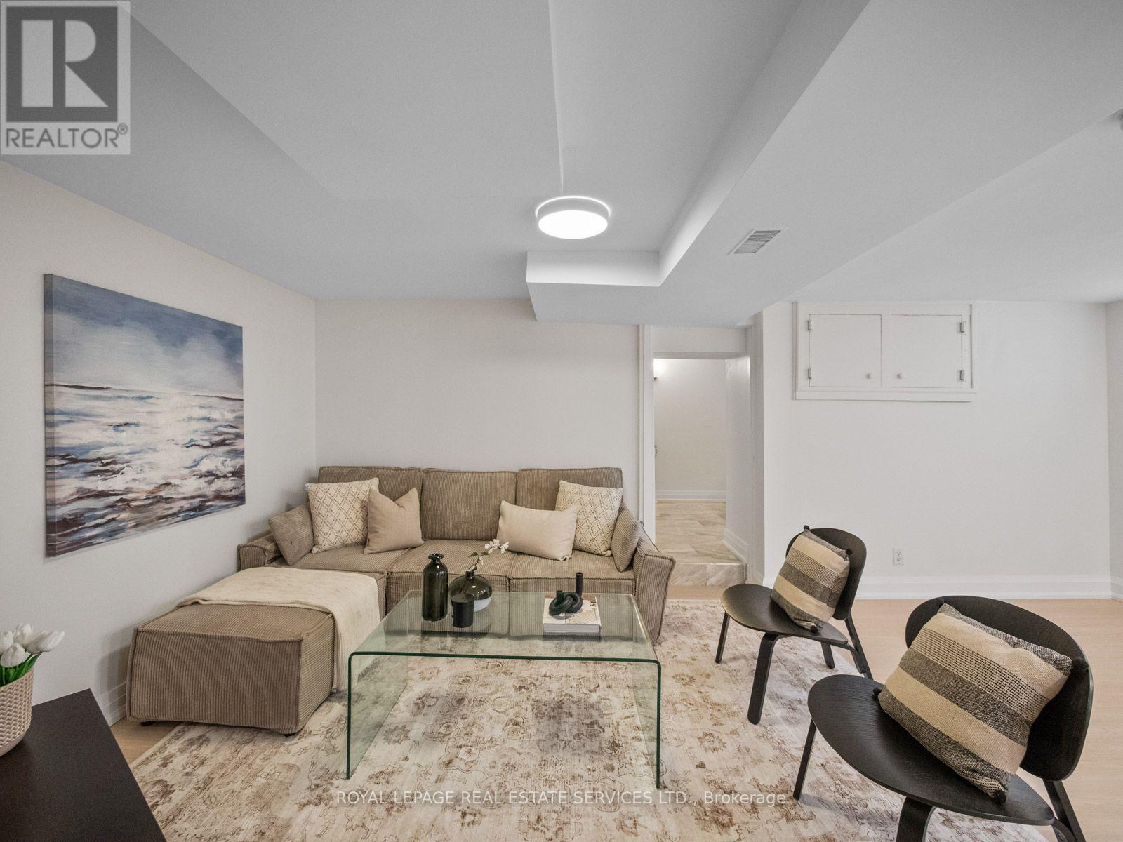 554 Runnymede Road, Toronto, Ontario  M6S 2Z7 - Photo 40 - W13752374