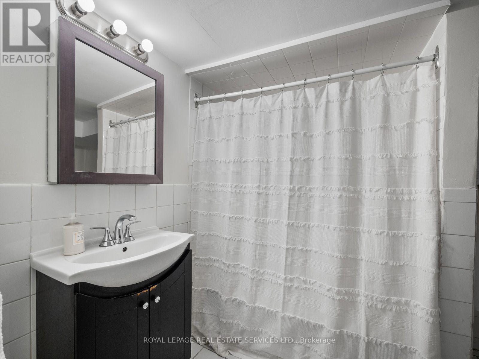 554 Runnymede Road, Toronto, Ontario  M6S 2Z7 - Photo 45 - W13752374