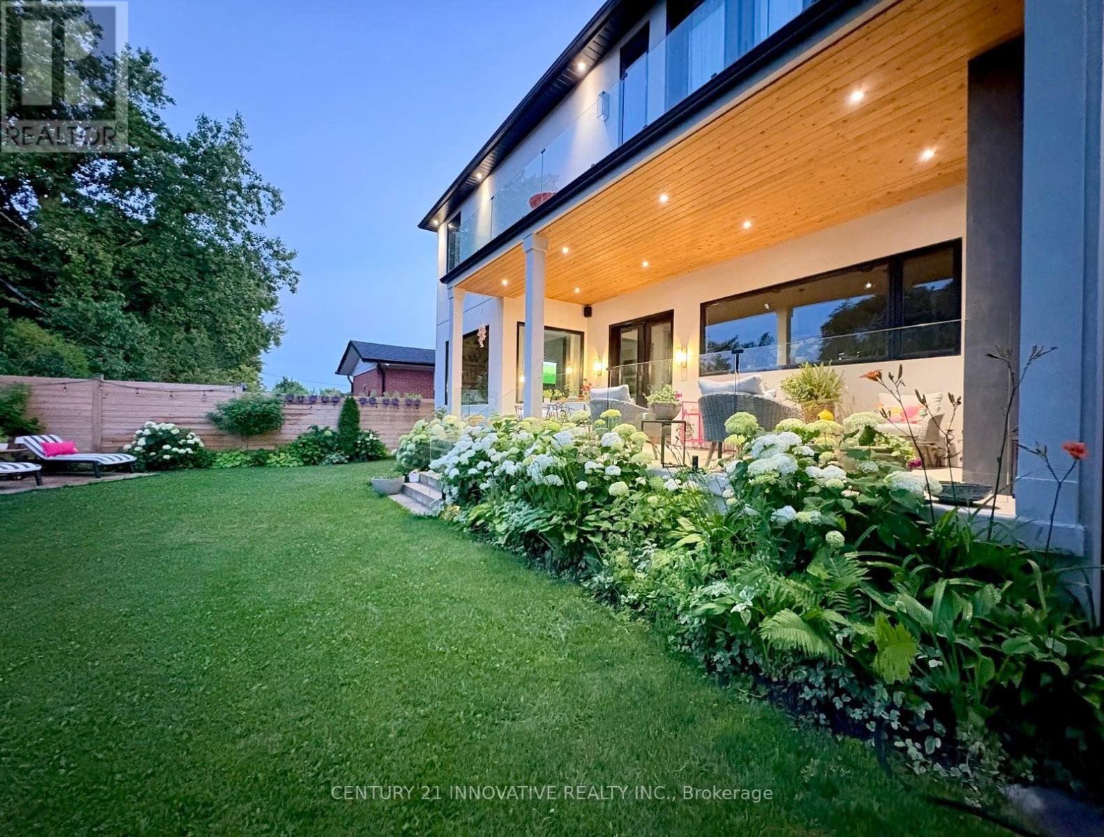 45 Paulart Drive, Toronto, Ontario  M9B 3V6 - Photo 2 - W13752376