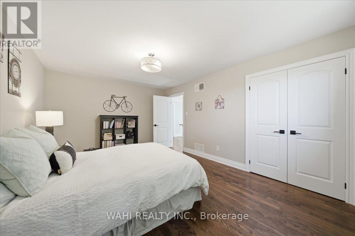 1141 Vicki Lane, Mississauga, Ontario  L5C 2X9 - Photo 32 - W13752422