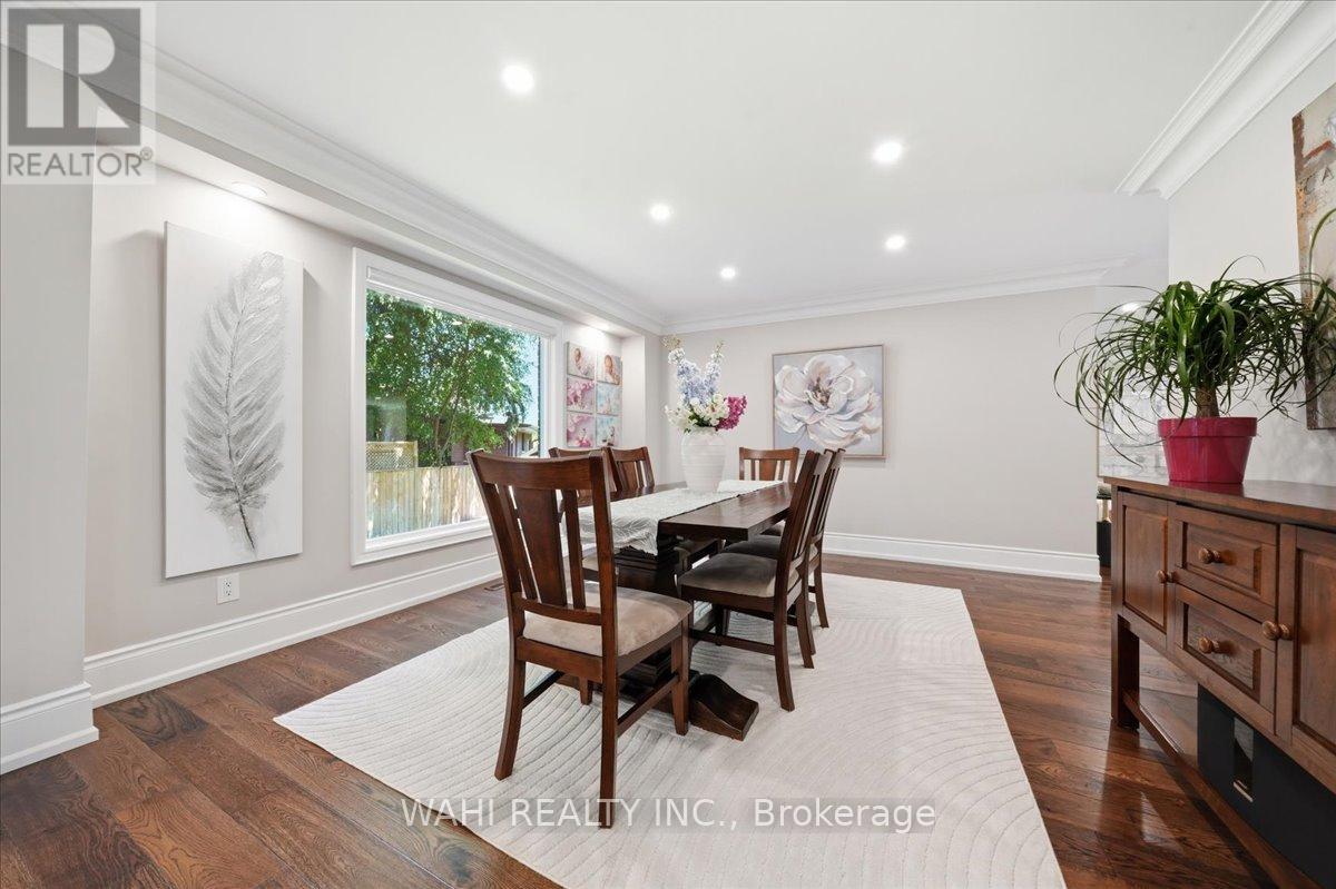 1141 Vicki Lane, Mississauga, Ontario  L5C 2X9 - Photo 8 - W13752422