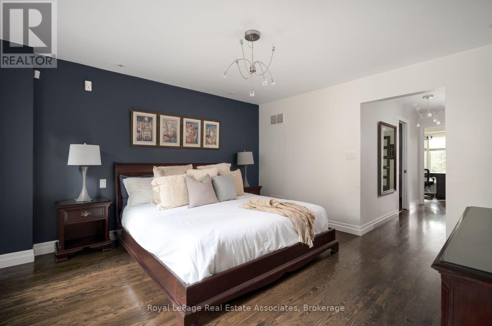 1349 Birchwood Heights Drive, Mississauga, Ontario  L5G 2Y3 - Photo 19 - W13752440
