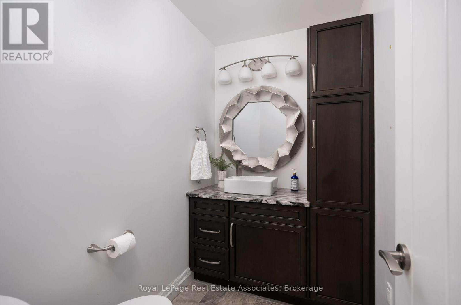 1349 Birchwood Heights Drive, Mississauga, Ontario  L5G 2Y3 - Photo 24 - W13752440