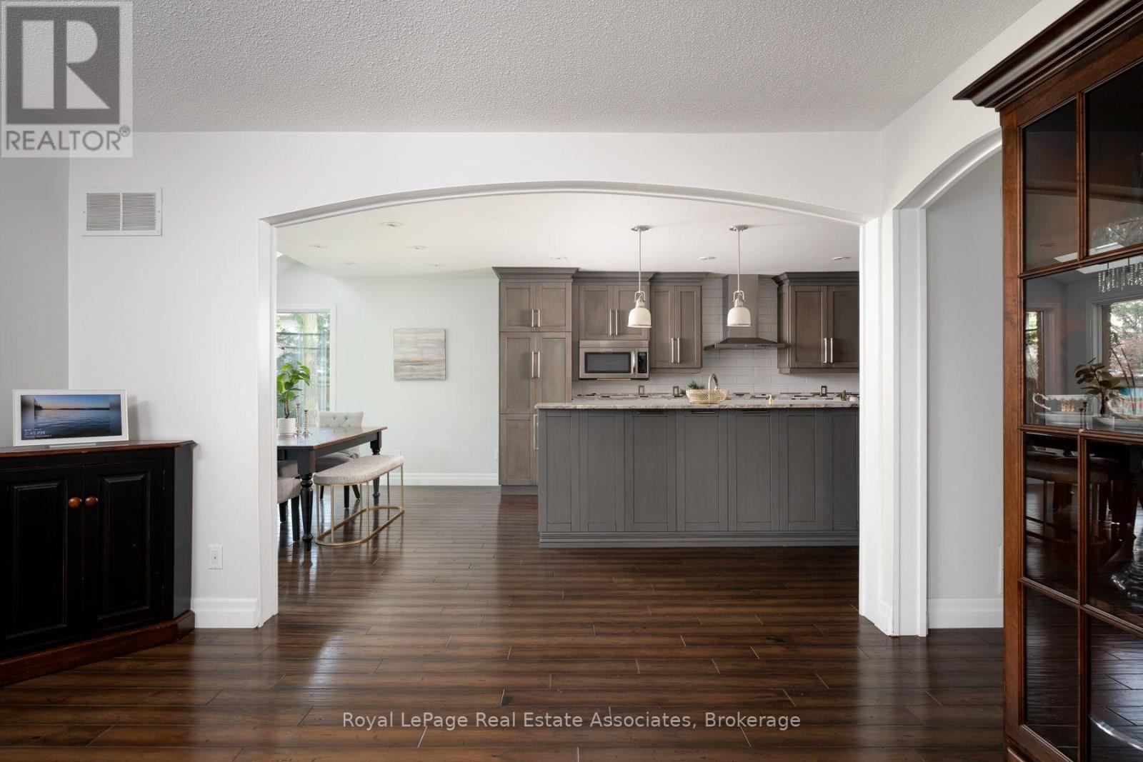 1349 Birchwood Heights Drive, Mississauga, Ontario  L5G 2Y3 - Photo 8 - W13752440
