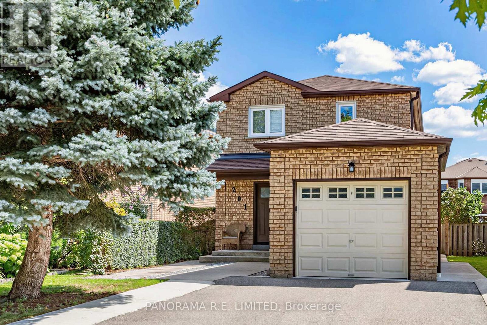 291 Glenn Hawthorne Boulevard, Mississauga, Ontario  L5R 2M2 - Photo 1 - W13752466