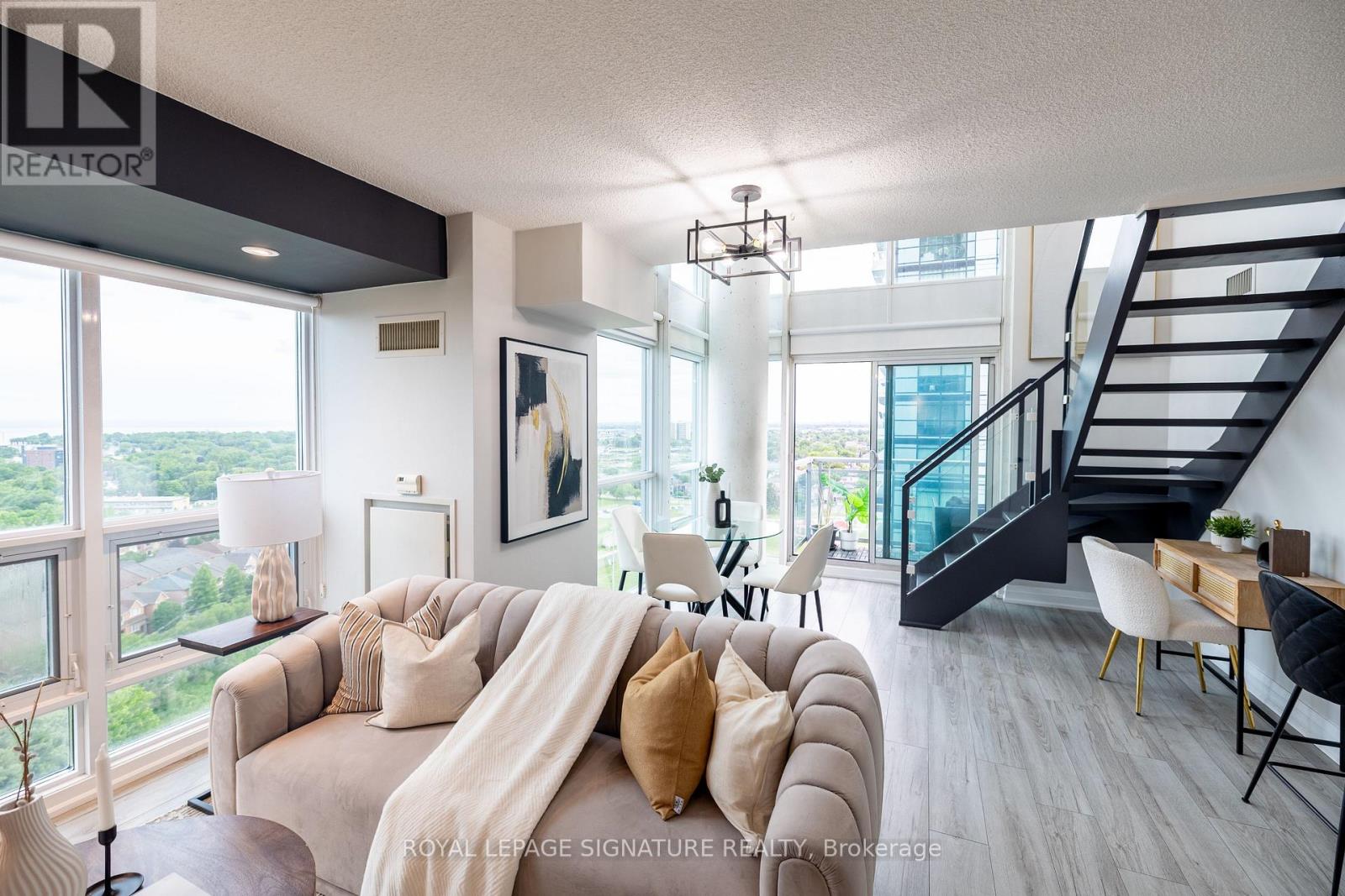 1905 - 155 Legion Road N, Toronto, Ontario  M8Y 0A7 - Photo 10 - W13752478