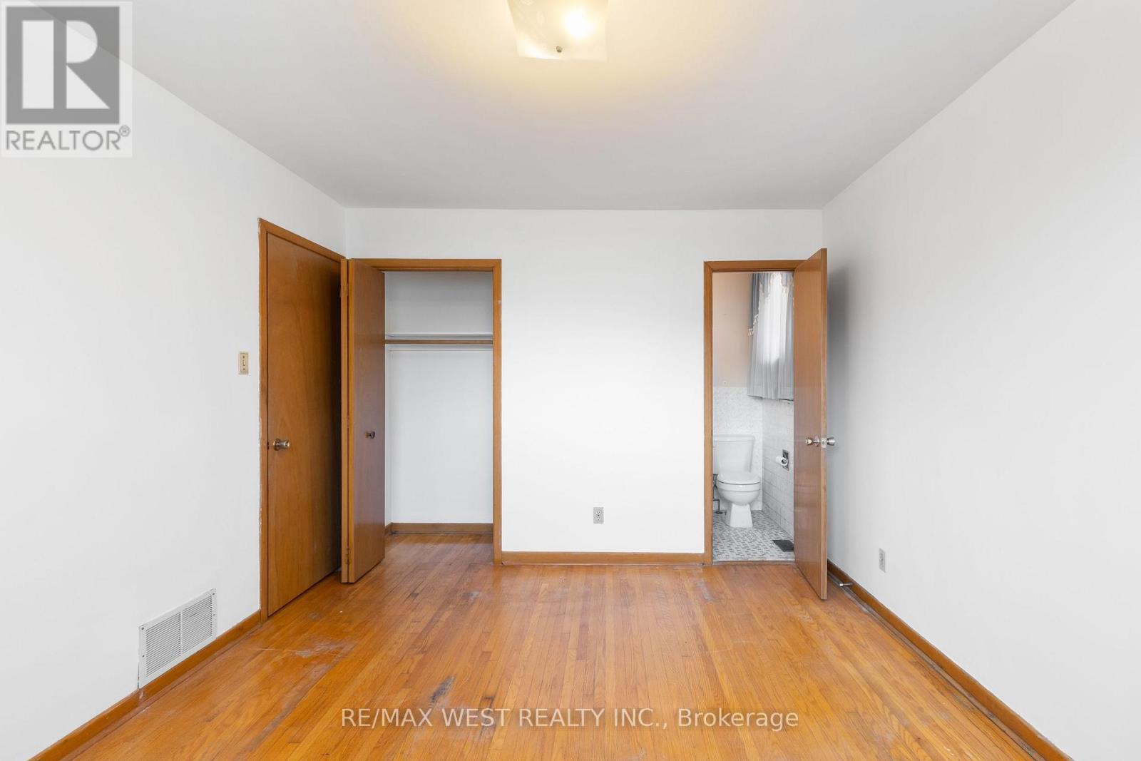 25 Apted Avenue, Toronto, Ontario  M9L 2P2 - Photo 15 - W13752502
