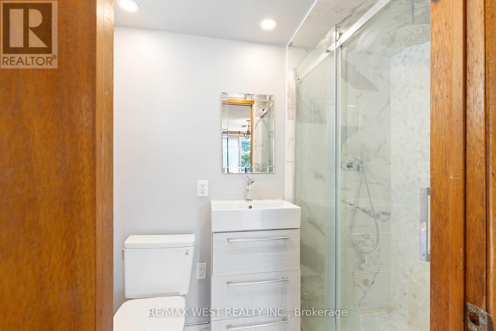 25 Apted Avenue, Toronto, Ontario  M9L 2P2 - Photo 20 - W13752502