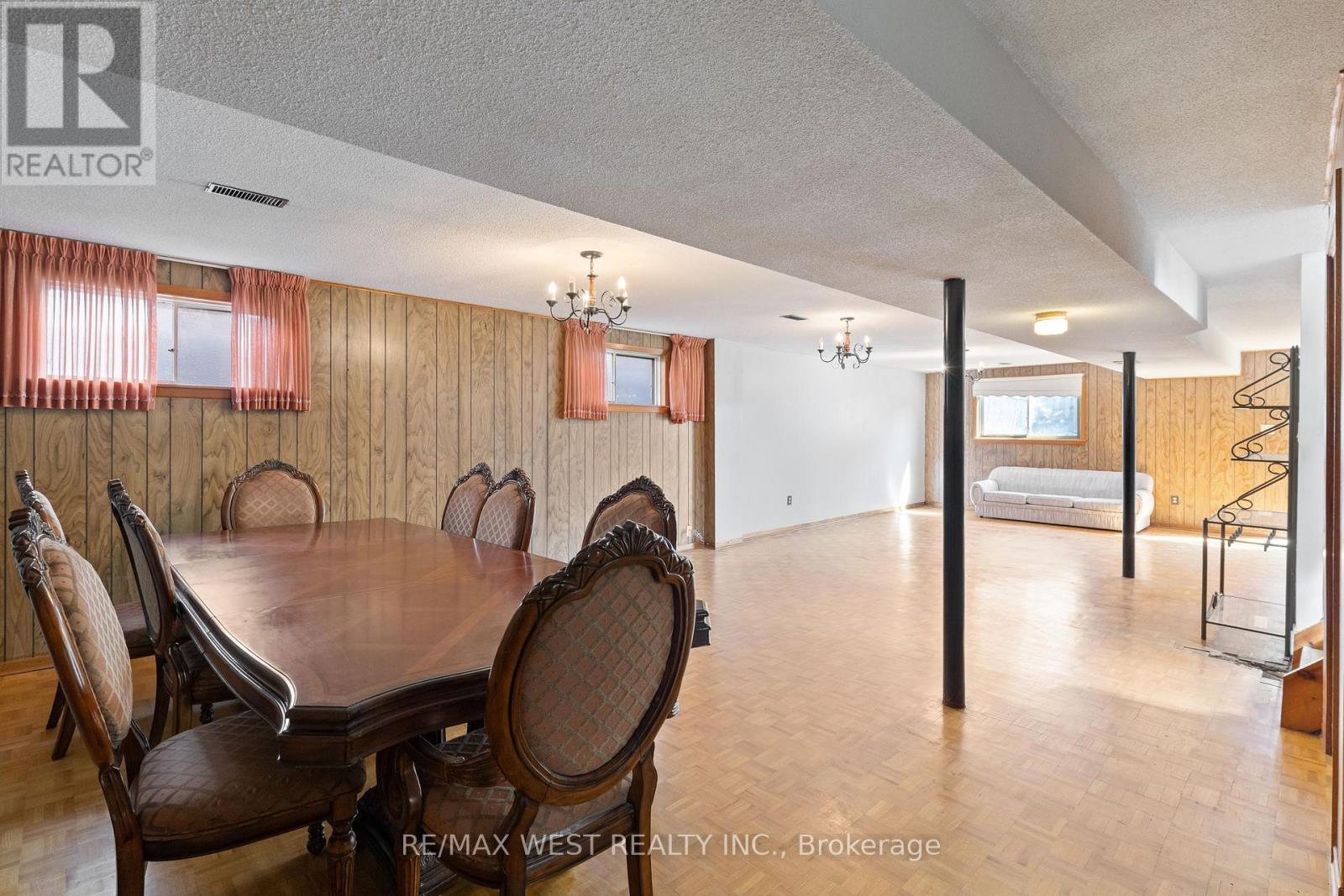 25 Apted Avenue, Toronto, Ontario  M9L 2P2 - Photo 22 - W13752502