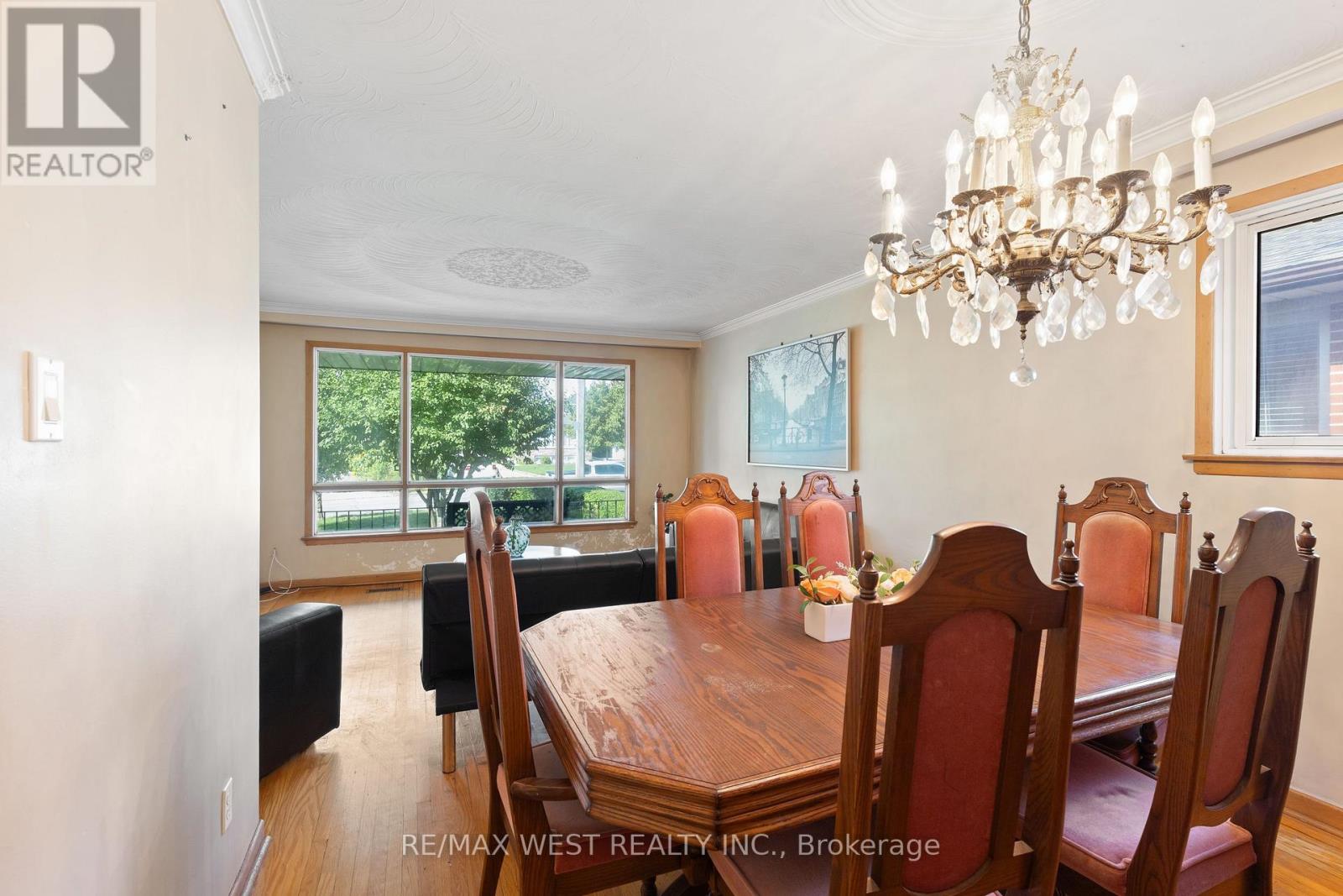 25 Apted Avenue, Toronto, Ontario  M9L 2P2 - Photo 7 - W13752502