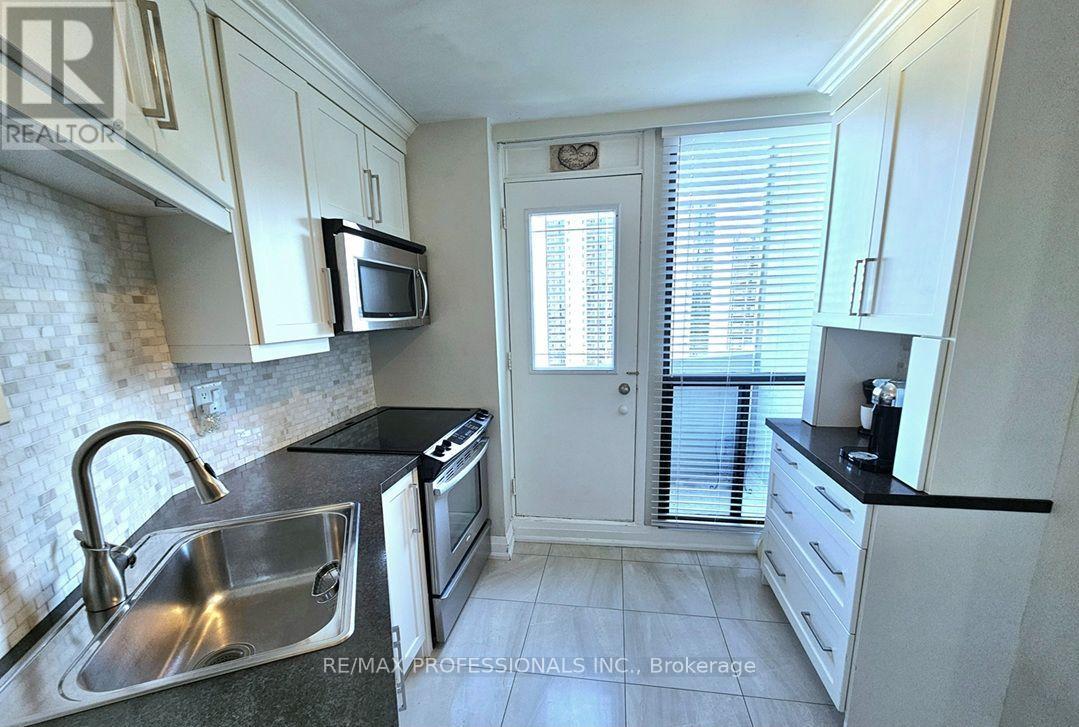 E41 - 300 Mill Road, Toronto, Ontario  M9C 4W7 - Photo 14 - W13752560