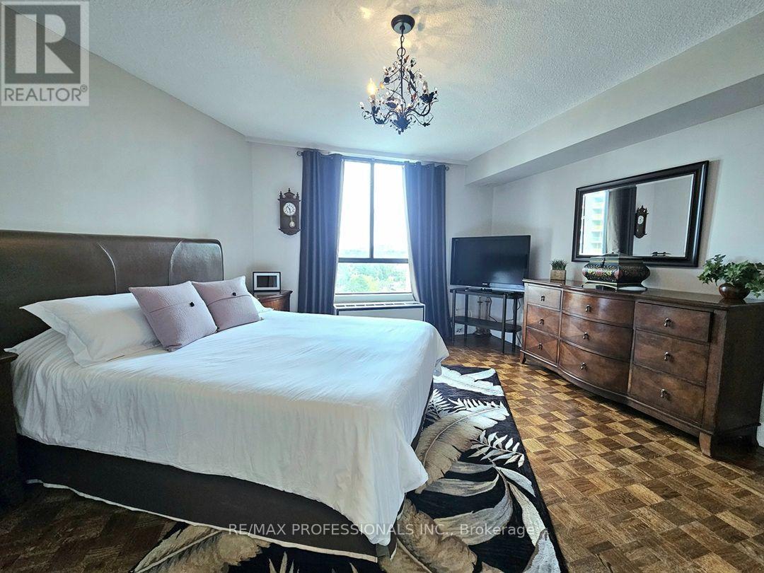 E41 - 300 Mill Road, Toronto, Ontario  M9C 4W7 - Photo 18 - W13752560