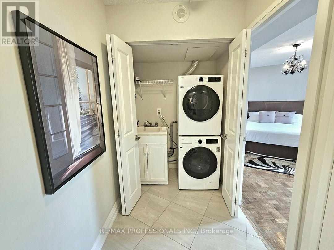 E41 - 300 Mill Road, Toronto, Ontario  M9C 4W7 - Photo 24 - W13752560