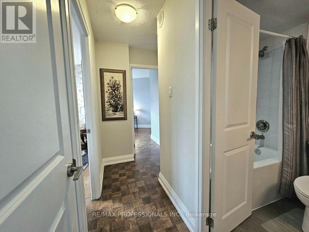 E41 - 300 Mill Road, Toronto, Ontario  M9C 4W7 - Photo 33 - W13752560