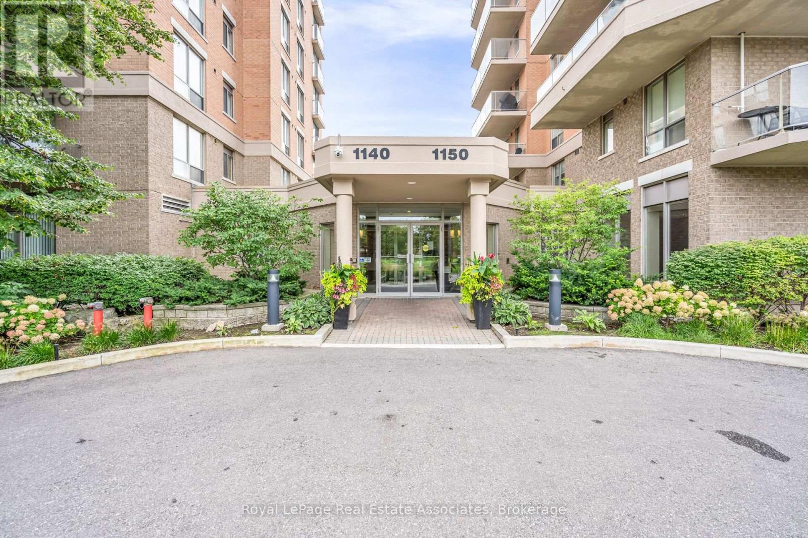 208 - 1140 Parkwest Place, Mississauga, Ontario  L5E 3K9 - Photo 2 - W13752588