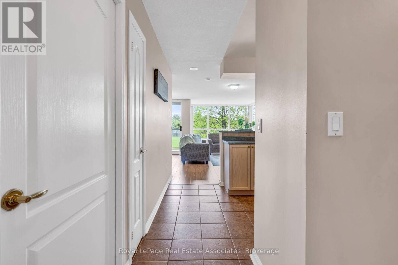 208 - 1140 Parkwest Place, Mississauga, Ontario  L5E 3K9 - Photo 5 - W13752588