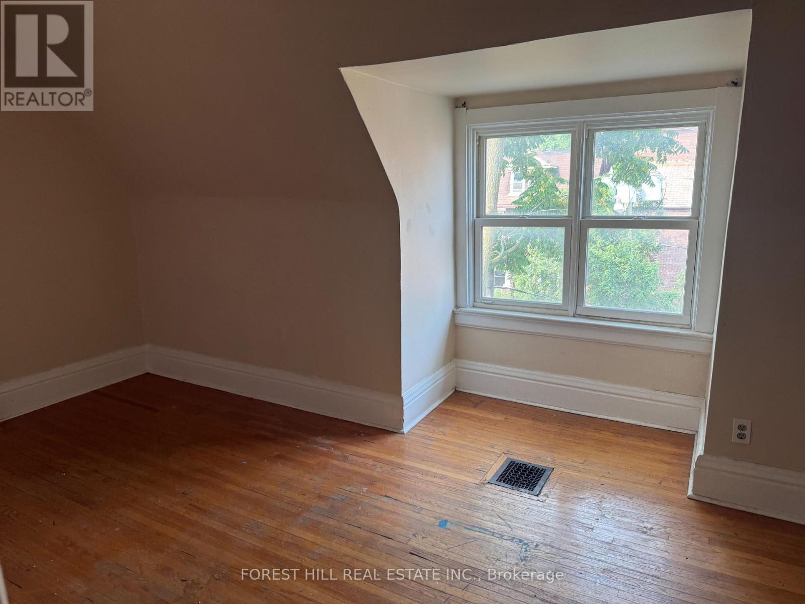 63 Alhambra Avenue, Toronto, Ontario  M6R 2S4 - Photo 3 - W13752638