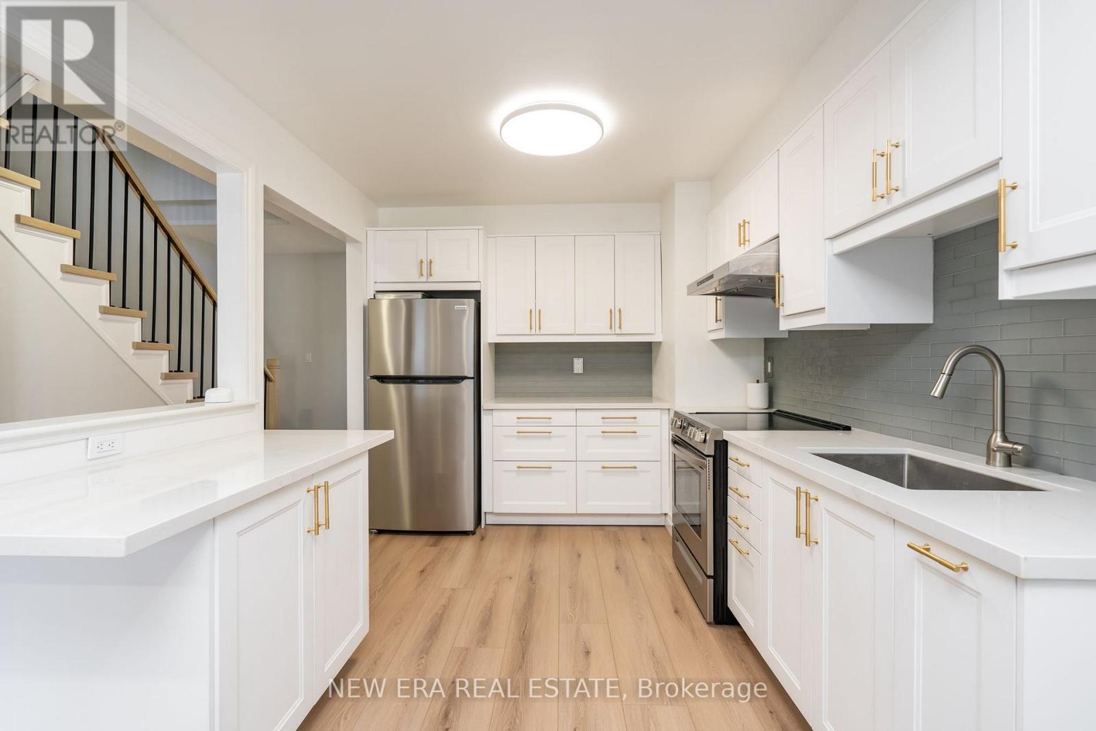 25 Berkindale Court, Brampton, Ontario  L6Y 5G1 - Photo 11 - W13752646