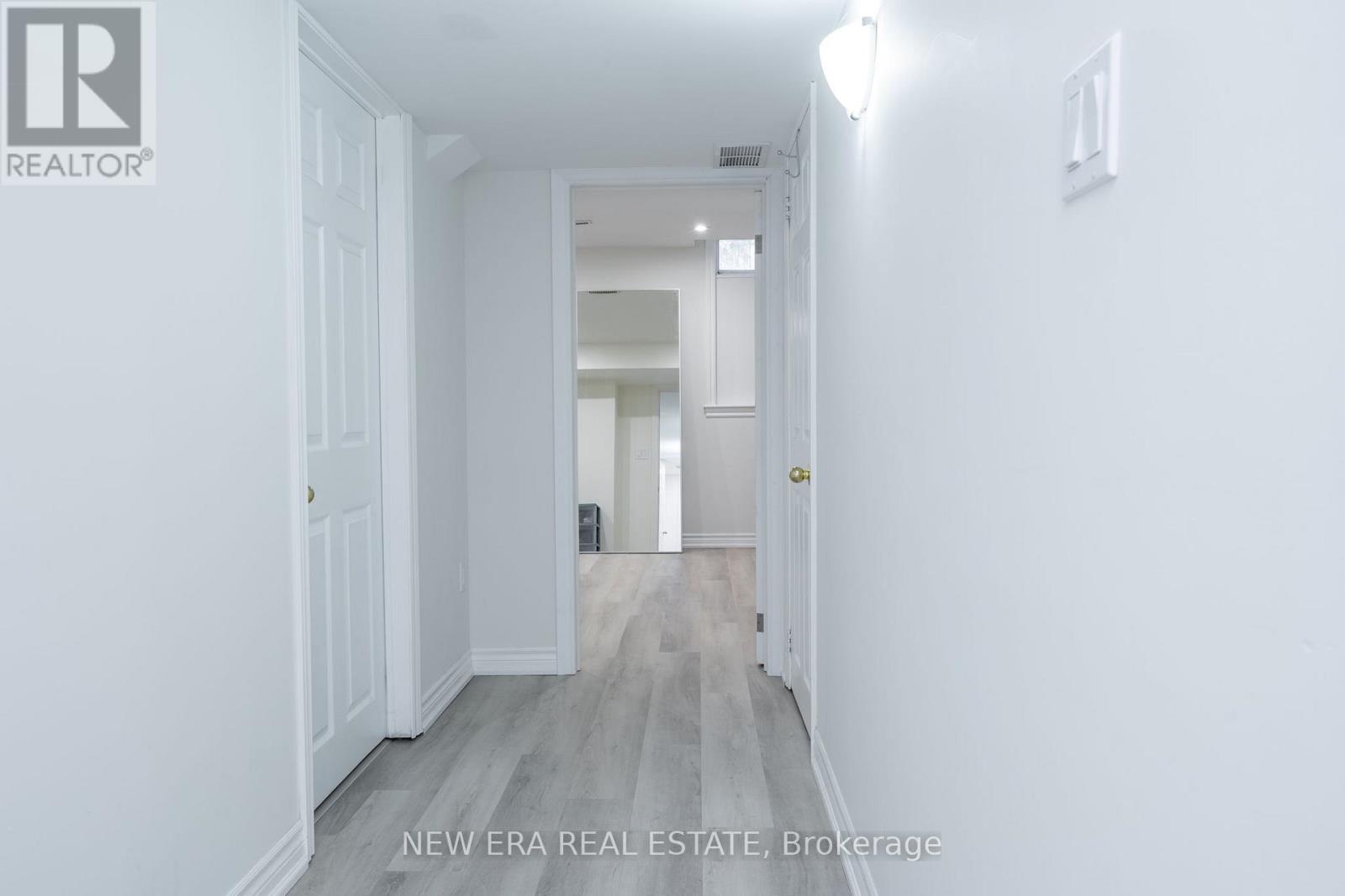 25 Berkindale Court, Brampton, Ontario  L6Y 5G1 - Photo 34 - W13752646