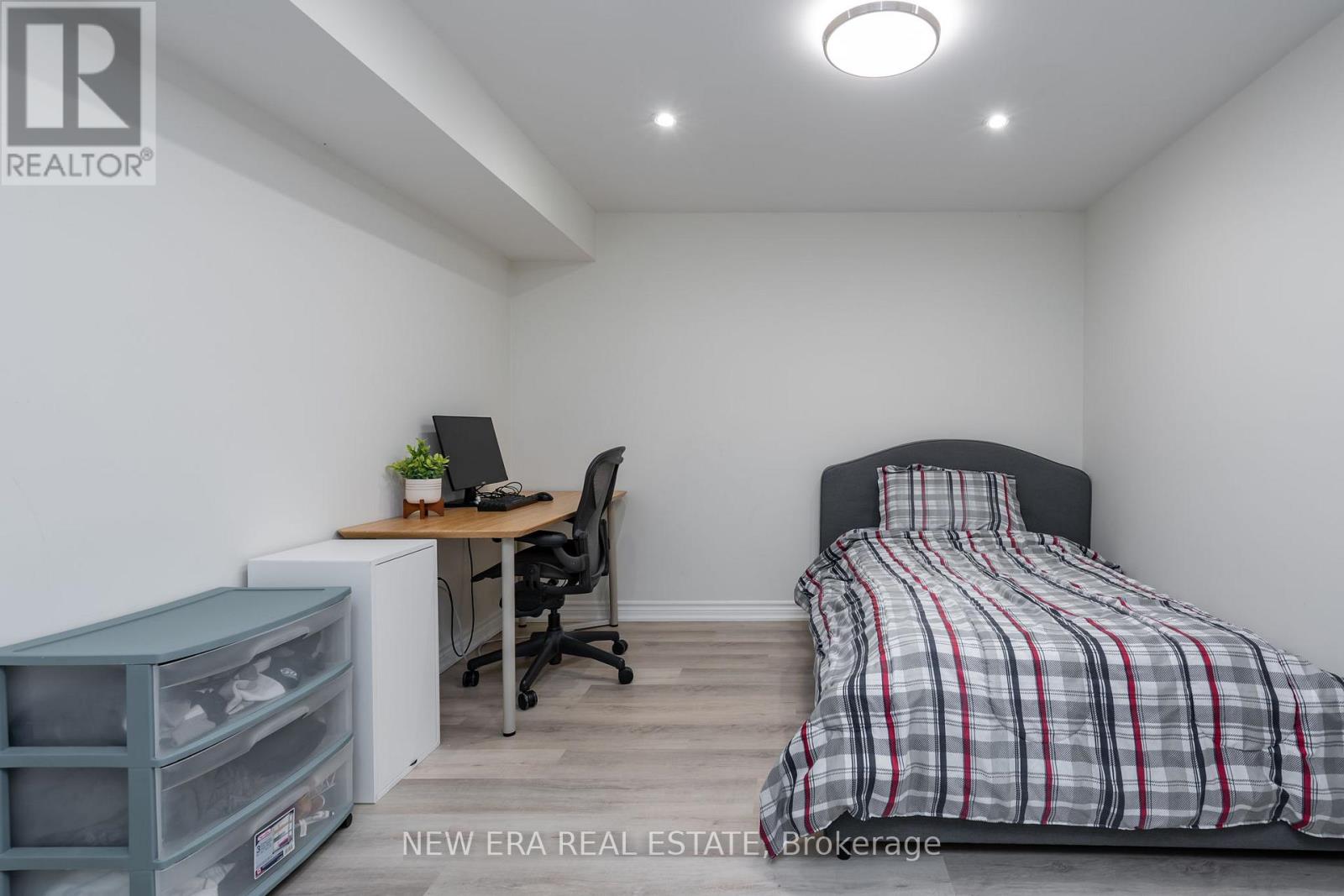 25 Berkindale Court, Brampton, Ontario  L6Y 5G1 - Photo 36 - W13752646