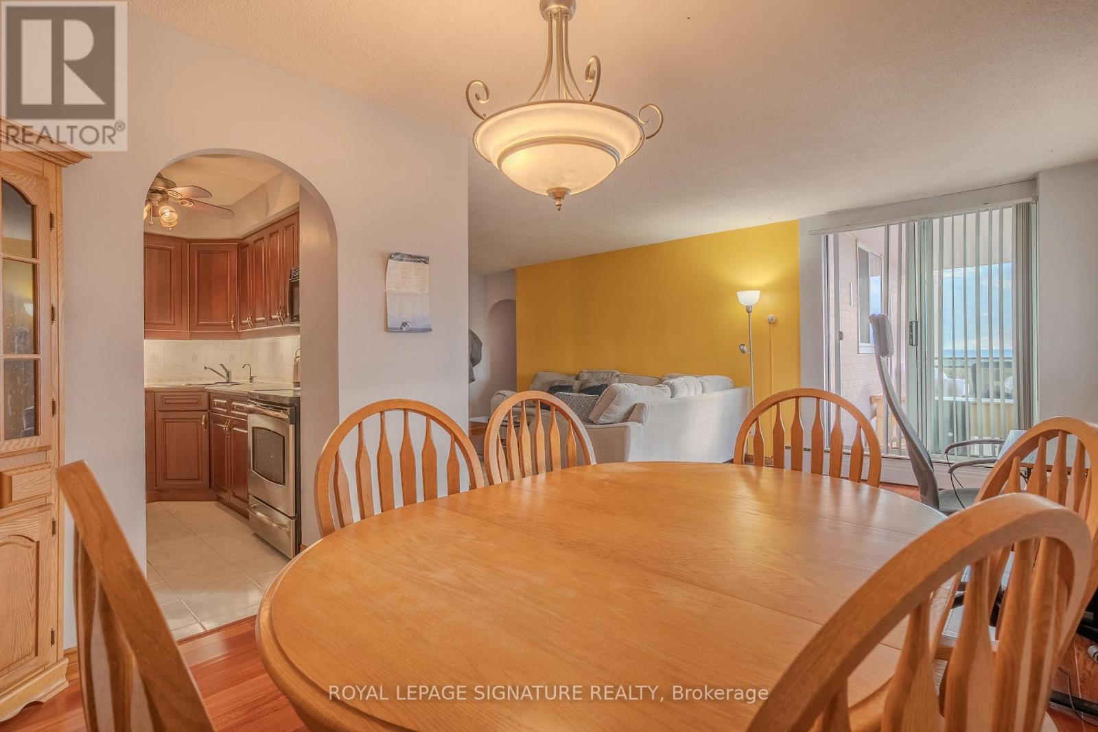 1608 - 975 Warwick Court, Burlington, Ontario  L7T 3Z7 - Photo 5 - W13752658