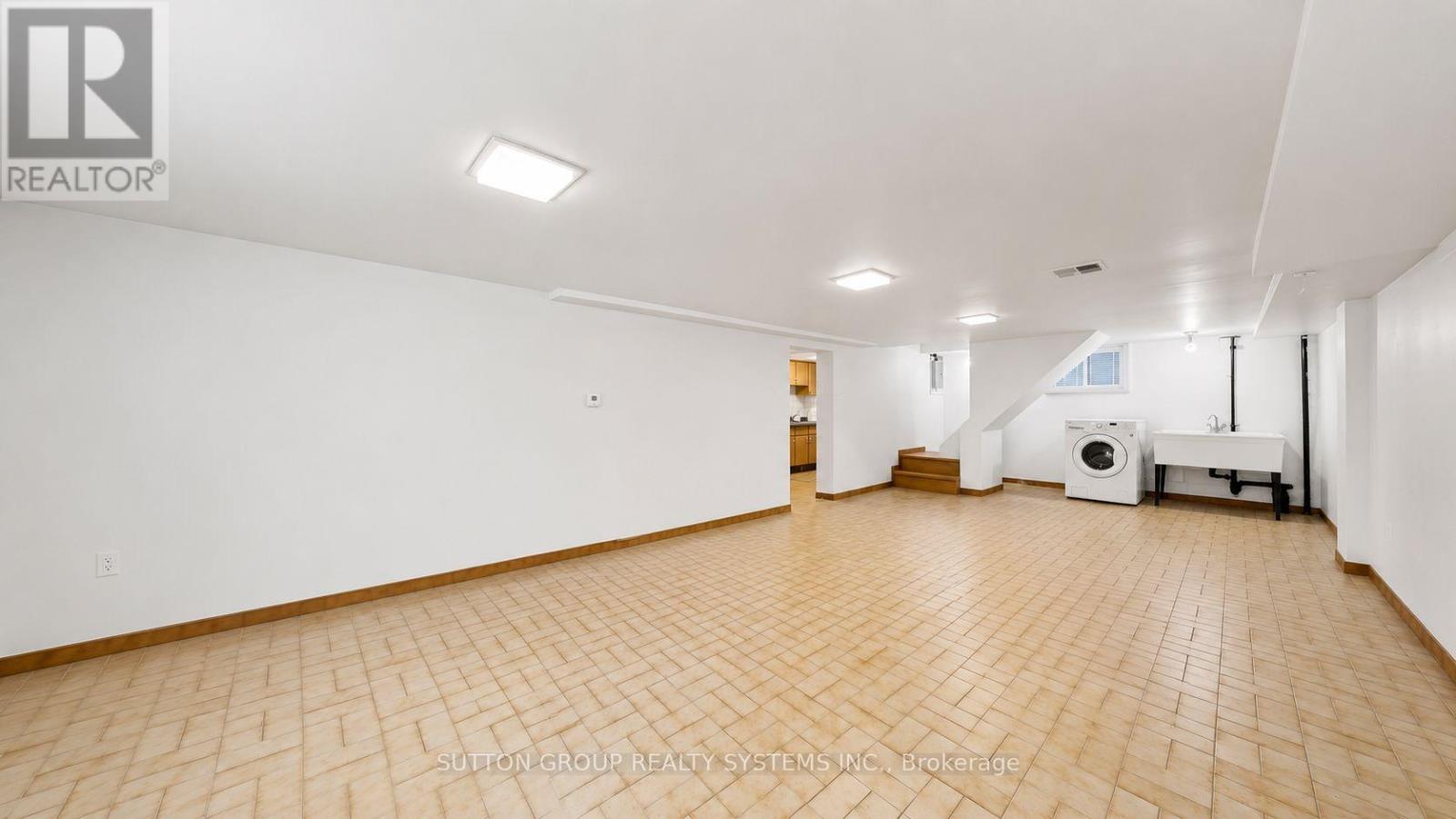 114 Rosemount Avenue, Toronto, Ontario  M6H 2M7 - Photo 17 - W13752662