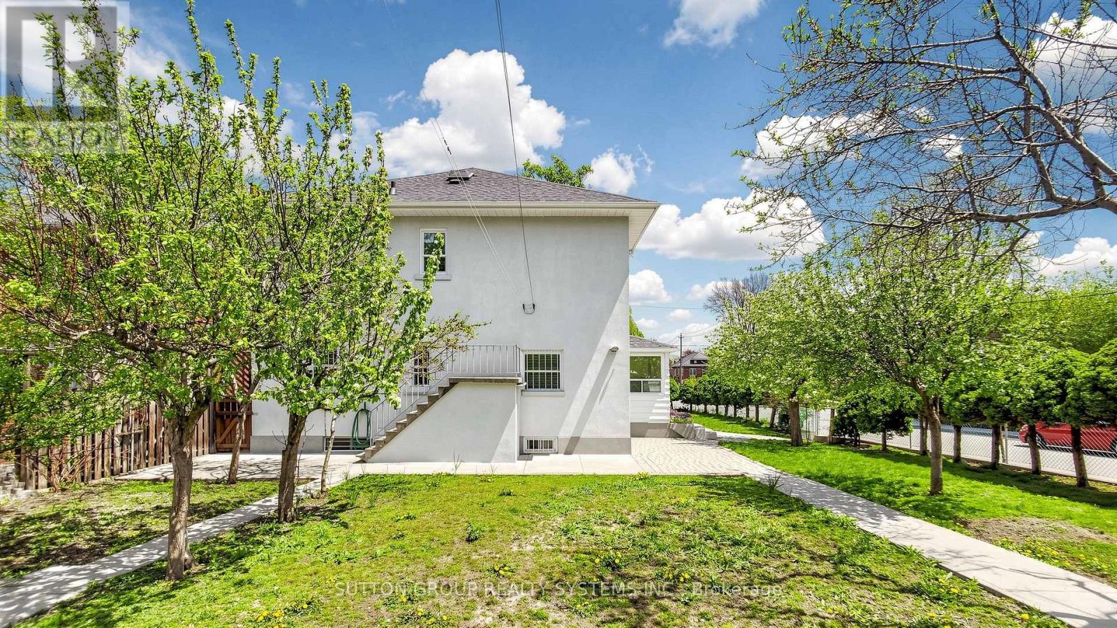 114 Rosemount Avenue, Toronto, Ontario  M6H 2M7 - Photo 26 - W13752662