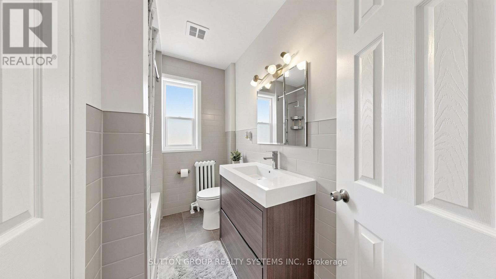 114 Rosemount Avenue, Toronto, Ontario  M6H 2M7 - Photo 7 - W13752662