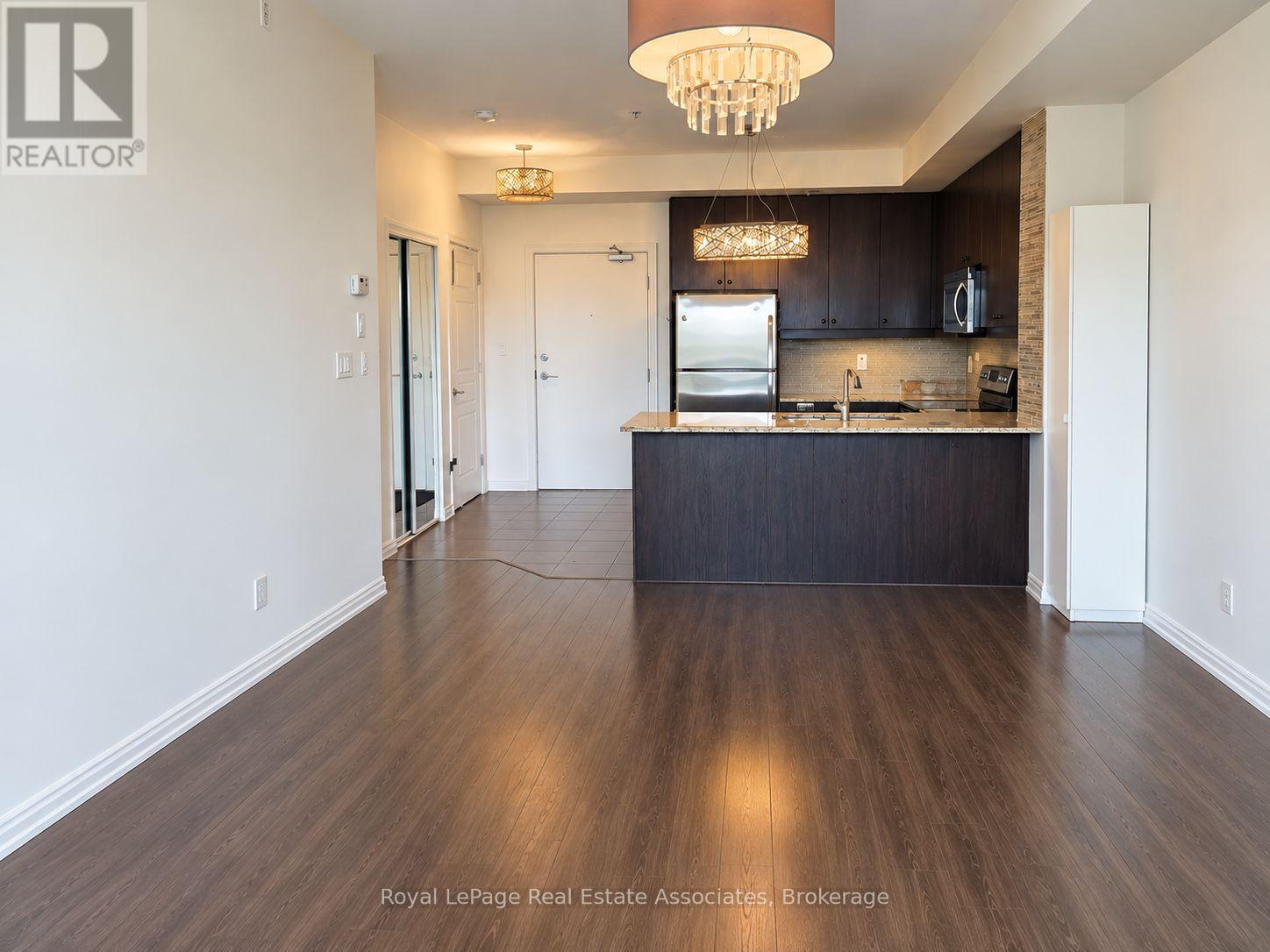 327 - 570 Lolita Gardens, Mississauga, Ontario  L5A 0A1 - Photo 4 - W13752680