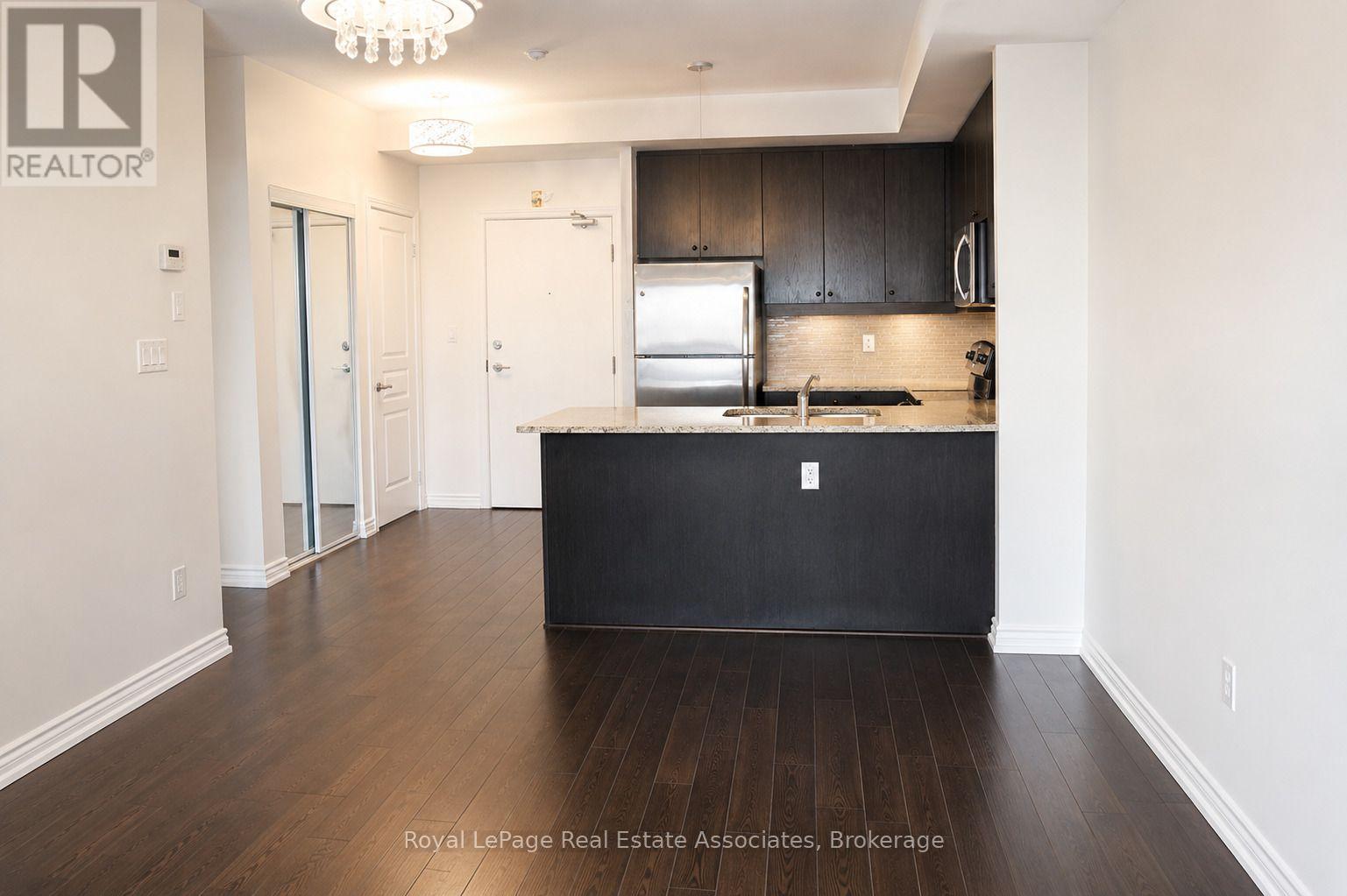 327 - 570 Lolita Gardens, Mississauga, Ontario  L5A 0A1 - Photo 5 - W13752680
