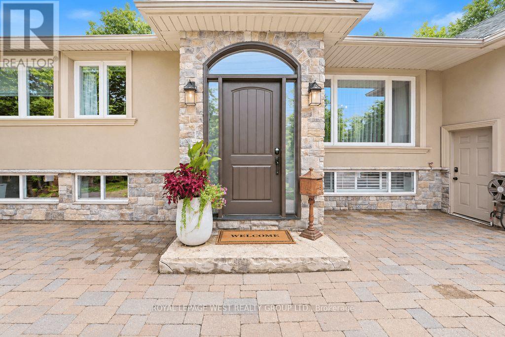 1422 Rebecca Street, Oakville, Ontario  L6L 1Z5 - Photo 11 - W13752704