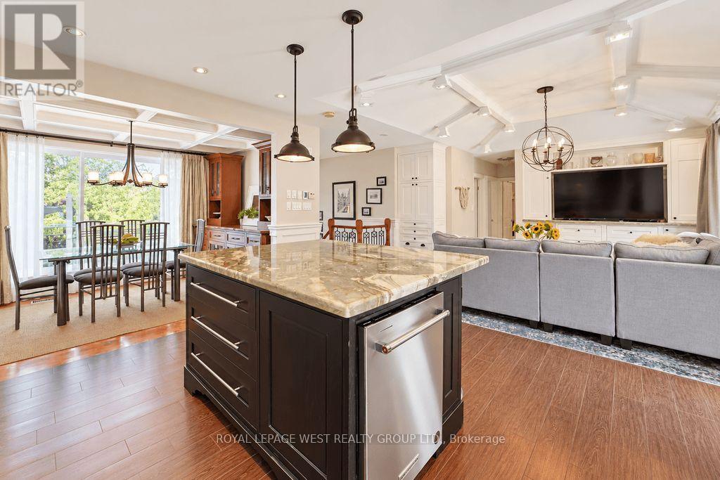 1422 Rebecca Street, Oakville, Ontario  L6L 1Z5 - Photo 2 - W13752704