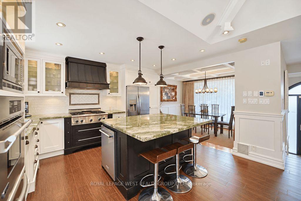 1422 Rebecca Street, Oakville, Ontario  L6L 1Z5 - Photo 4 - W13752704